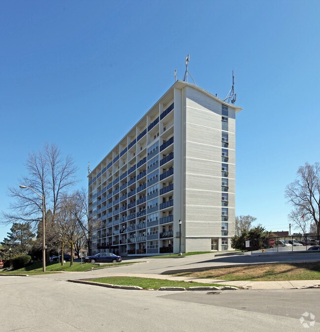 Photo - Roanoke Apartments