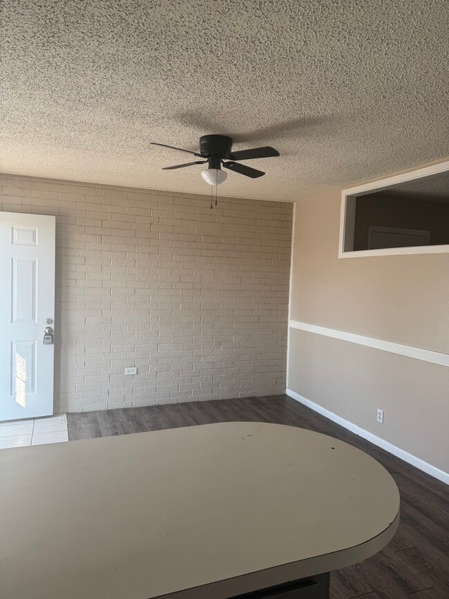 Living Room - 401 Willett Place Blvd Unit 401