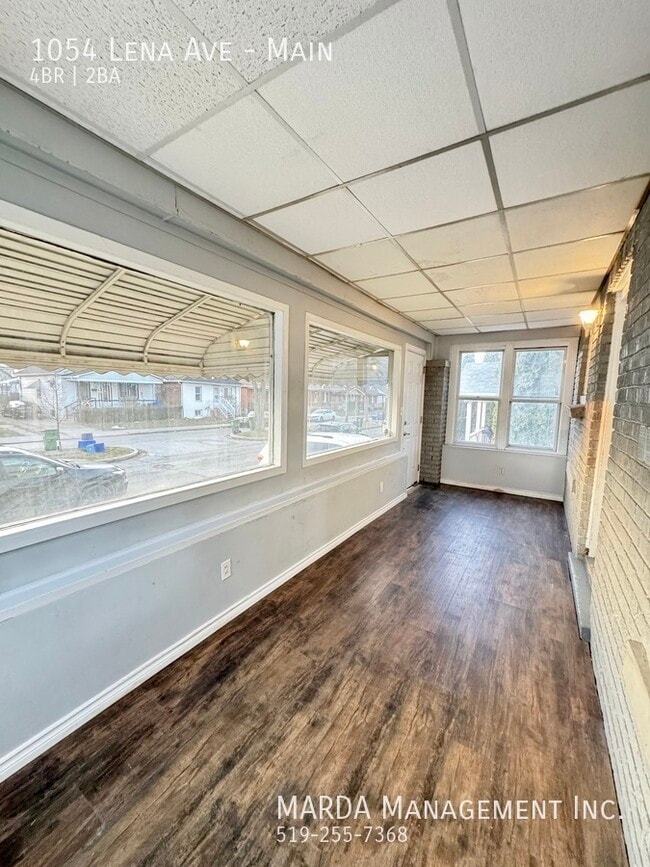 Photo - CHARMING 4+1 BED / 2 BATH WEST END HOME + HYDRO, WATER & GAS!