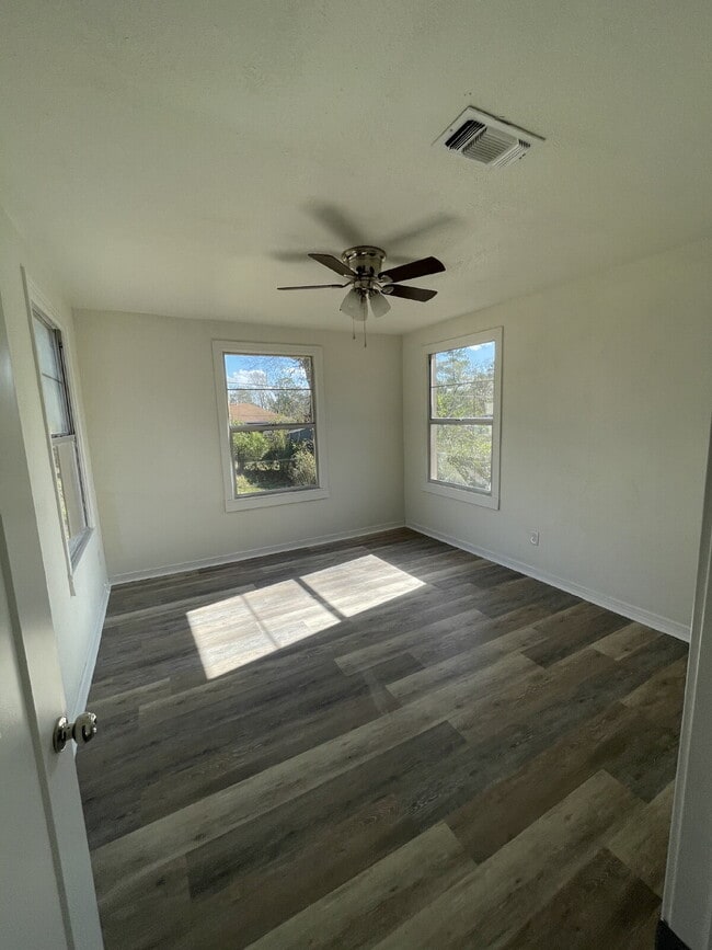 Photo - 3 bedroom, 1 bath home.