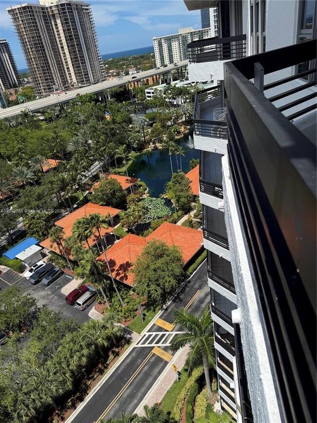 Building Photo - 3600 Mystic Pointe Dr Unit 1611 Rental