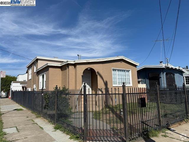 Building Photo - 7800 Lockwood St Rental