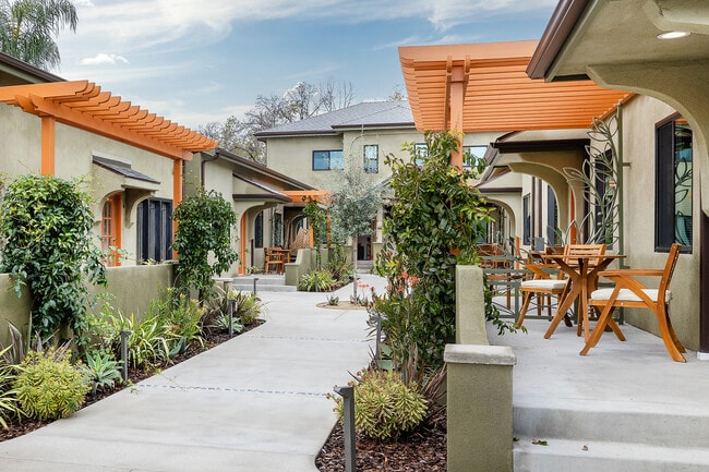 123 S Ave 63