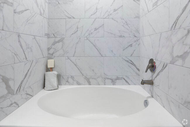 2BR, 2BA - The Overbrook