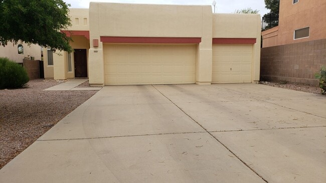 Building Photo - Furnished 3 Bedroom Home in Foothills with...