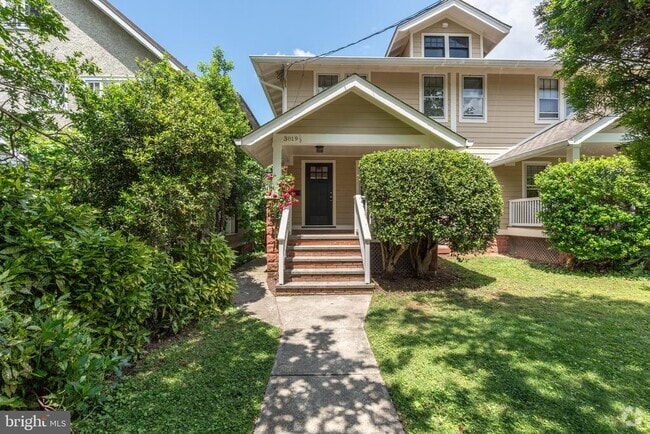 Building Photo - 3819 1/2 Woodley Rd NW Rental