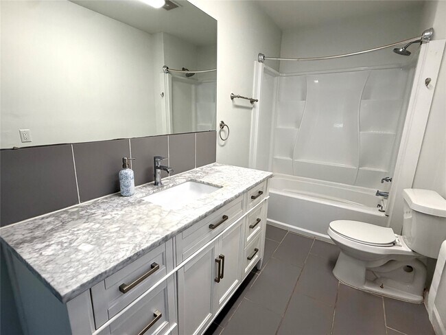 Photo - 1126 Ryon St