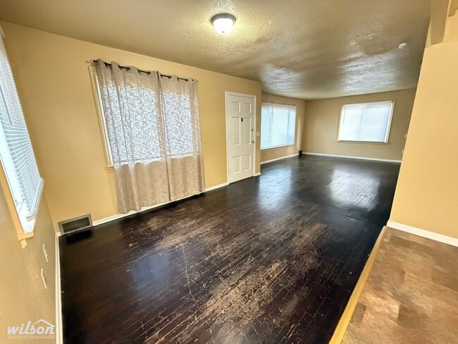 Photo - 213 S 48th Ave