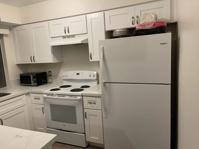 Photo - 2 Bedroom 2 Bath Single Story Condo in Mission Valley- Park Villas North Unidad A