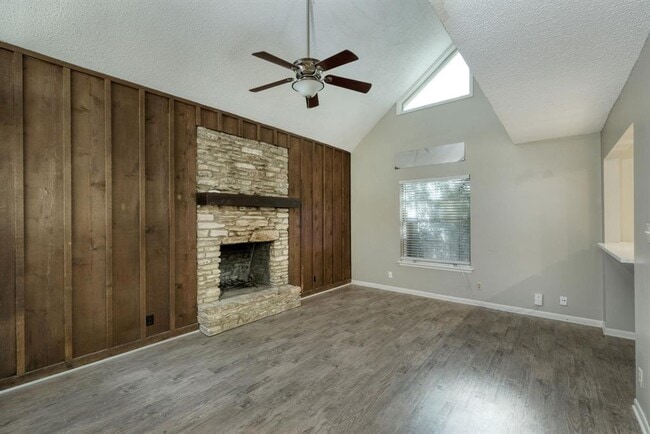 Photo - 2711 St Edwards Cir