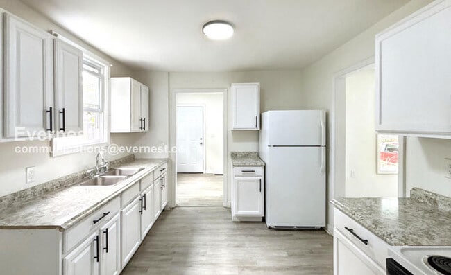 Photo - 1475 Cordell Ave