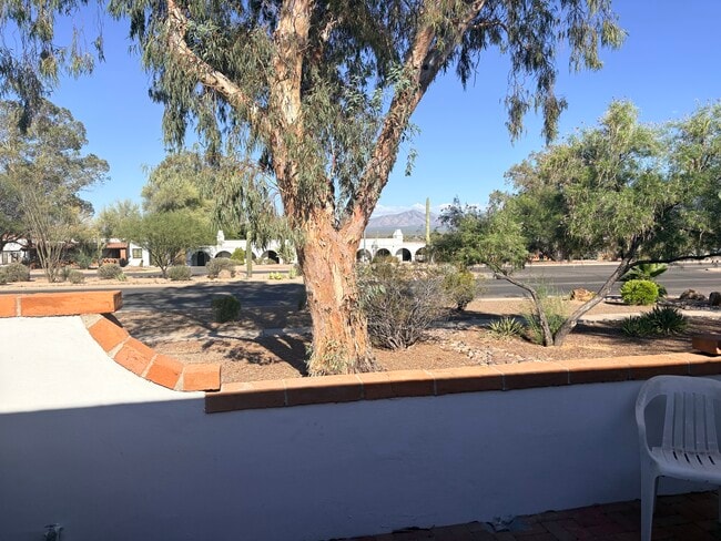 Building Photo - 484 S La Canada Dr Unit 484 s la Canada dr b