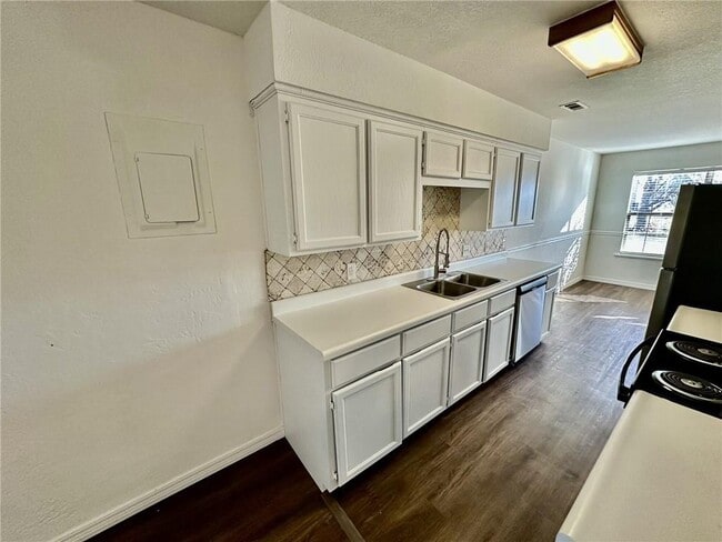 Photo - 1244 SW Elm Tree Rd