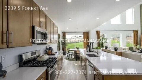 Building Photo - 3239 S Forest Ave Rental