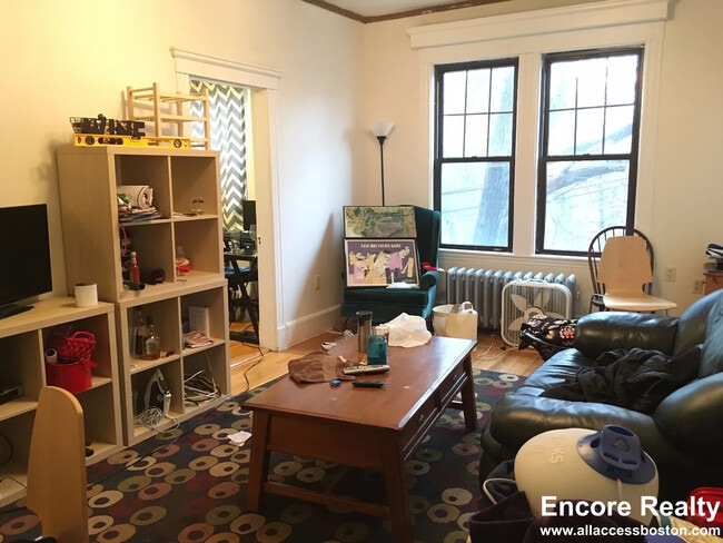 Building Photo - 47 Gordon St Unit 3