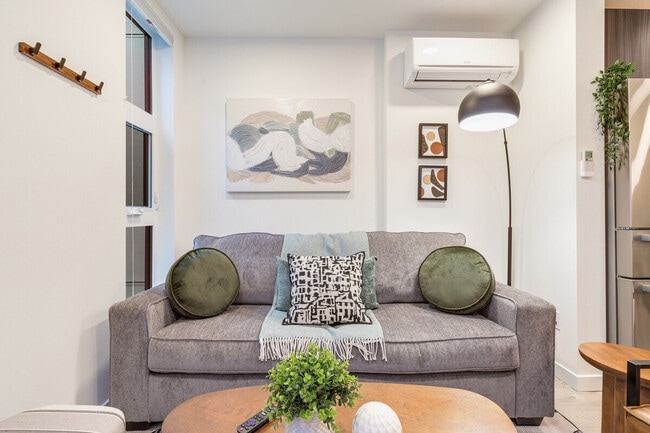 Photo - 1433 E Howell St Unidad ID1035920P