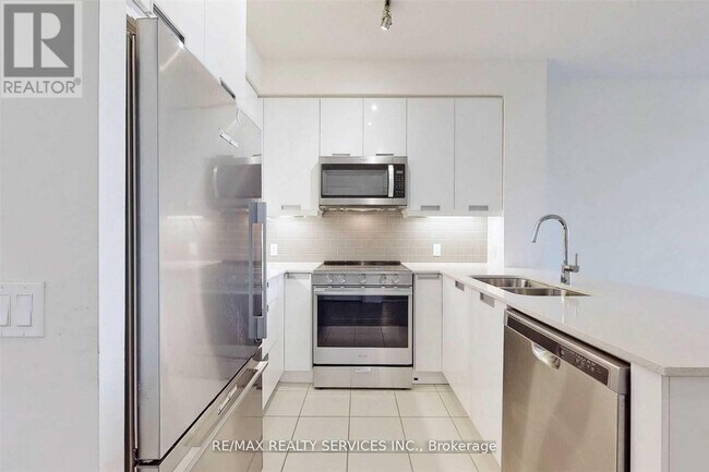 Photo - 35 Watergarden Dr Unit 1812