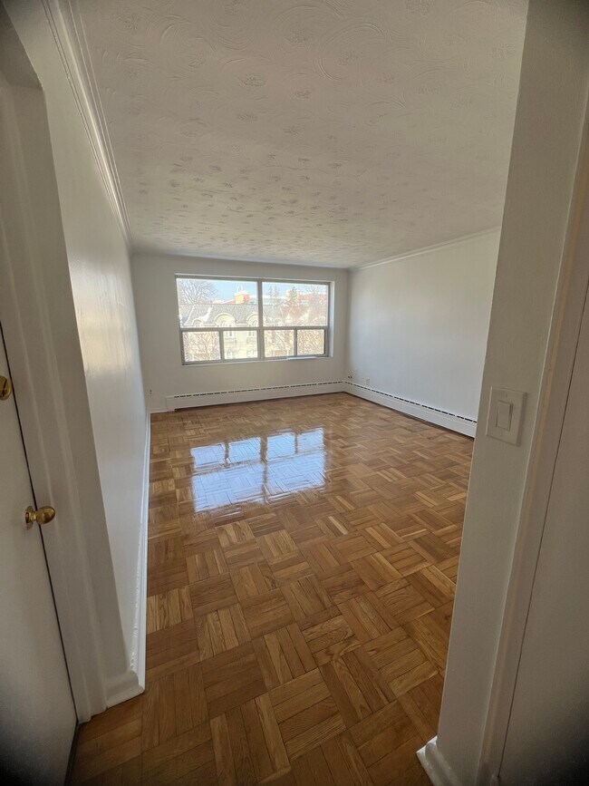 Photo - 7 Glazebrook Ave