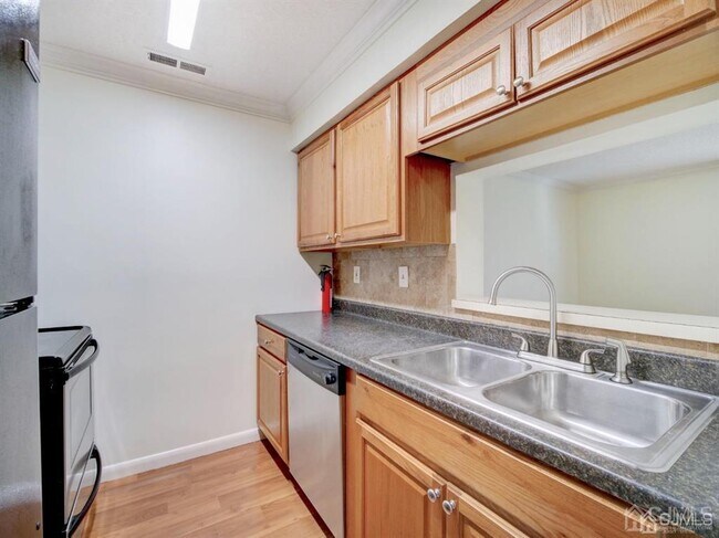 Photo - 1513 Ravens Crest Dr