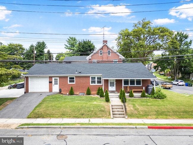 Building Photo - 703 Virginia Ave Rental