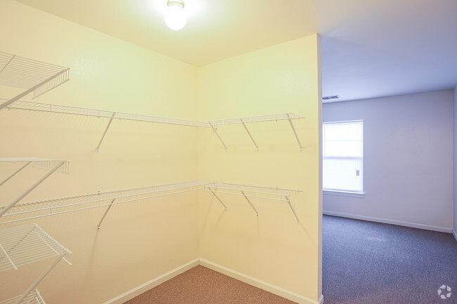 2BR, 2BA - Puddledock Place II Apartments