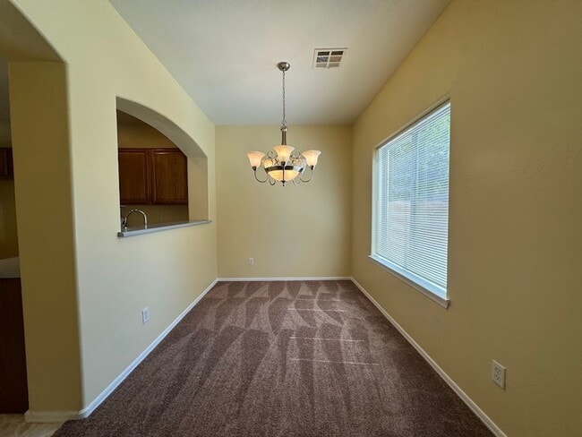 Photo - * $400 off move-in! Call today!!* Spacious 3 Bed Home with Office in Glendale - 2 Car Garage - Fr...