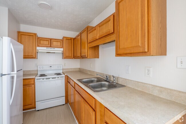 1BR, 1BA - 615SF - Kitchen