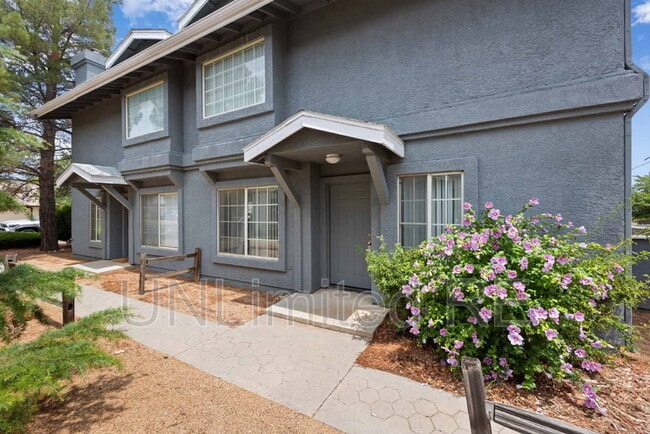 Photo - 3285 N Hedgewood Dr Unidad B