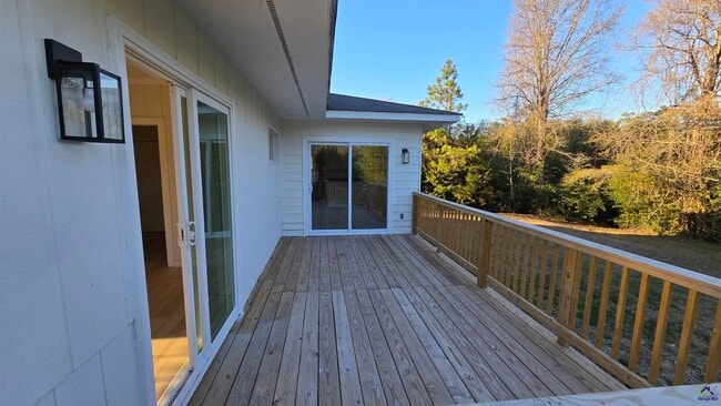 Photo - 621 Forest Hill Rd