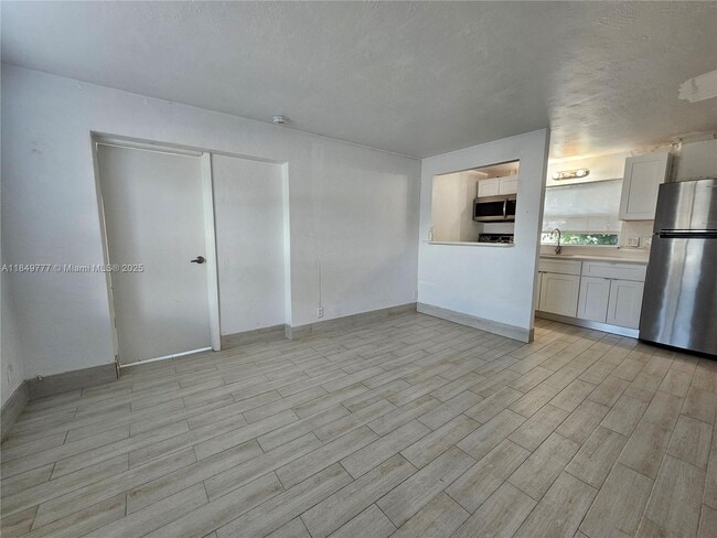 Building Photo - 26 SE 13th Terrace Unit 2 Rental