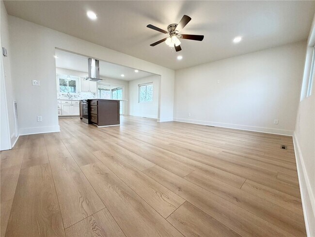 Photo - 14911 Dutchmans Dr