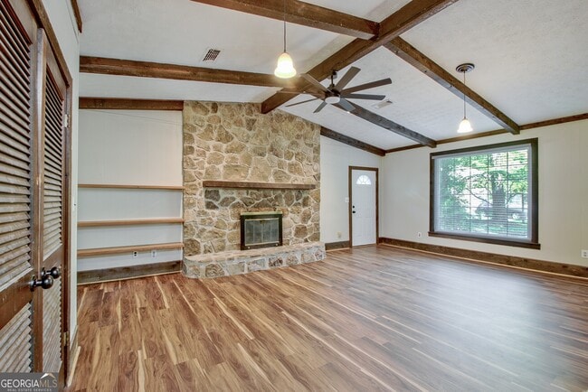 Photo - 11 Logwood Ln
