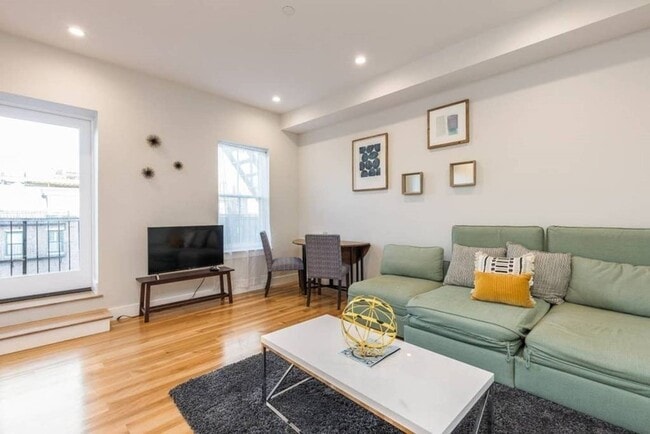 Photo - 666 Massachusetts Ave Unit 3