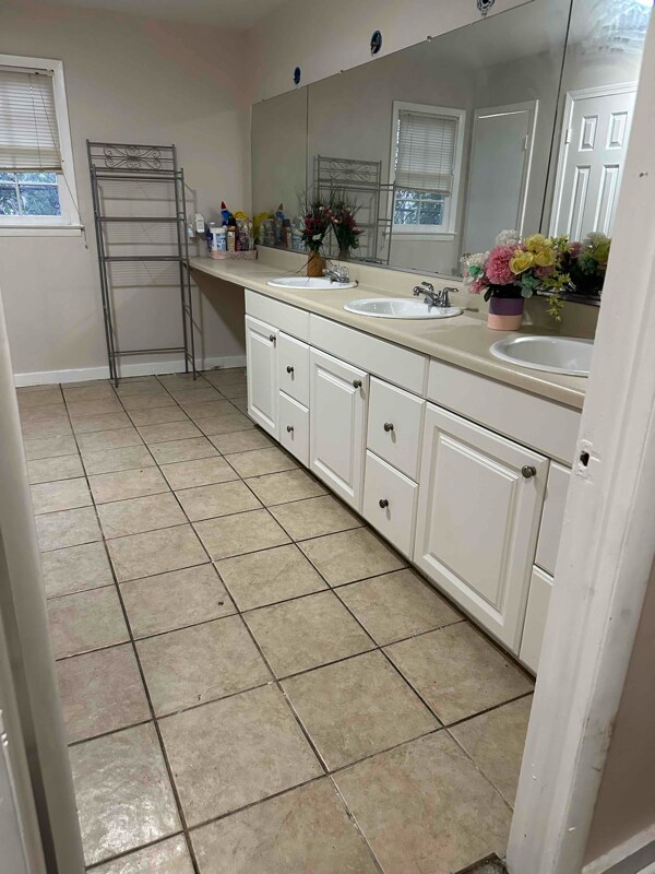 Photo - 788 Parsons St SW