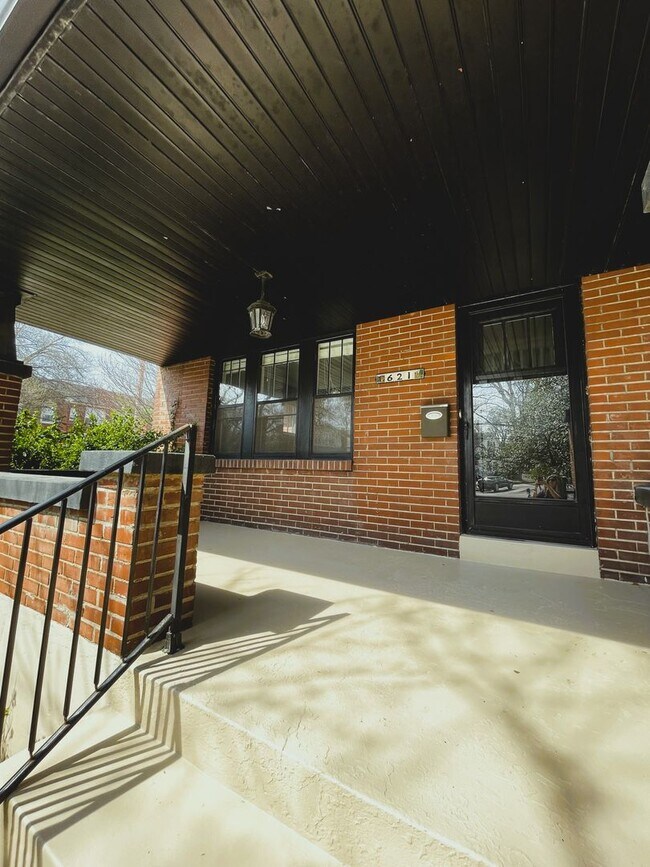 Photo - AVAILABLE NOW - Beautiful corner house in Webster Groves across the street from Avery Elementary!