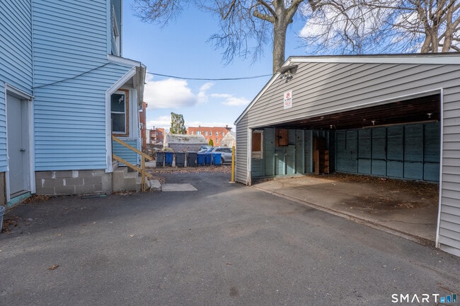 Photo - 62-64-64 James St