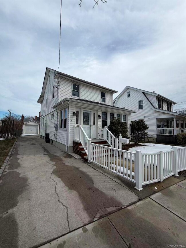 Photo - 30 Herkomer St