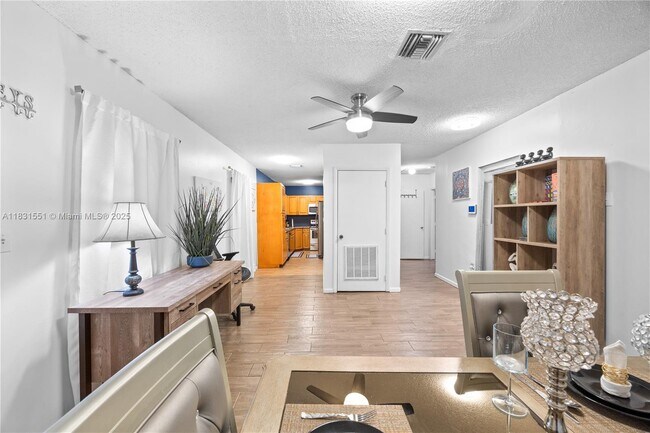 Photo - 600 NW 99th St