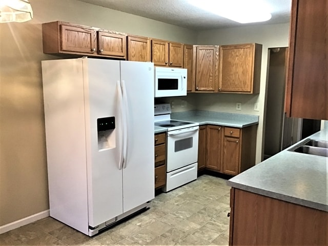 Photo - 389 Longview Bnd