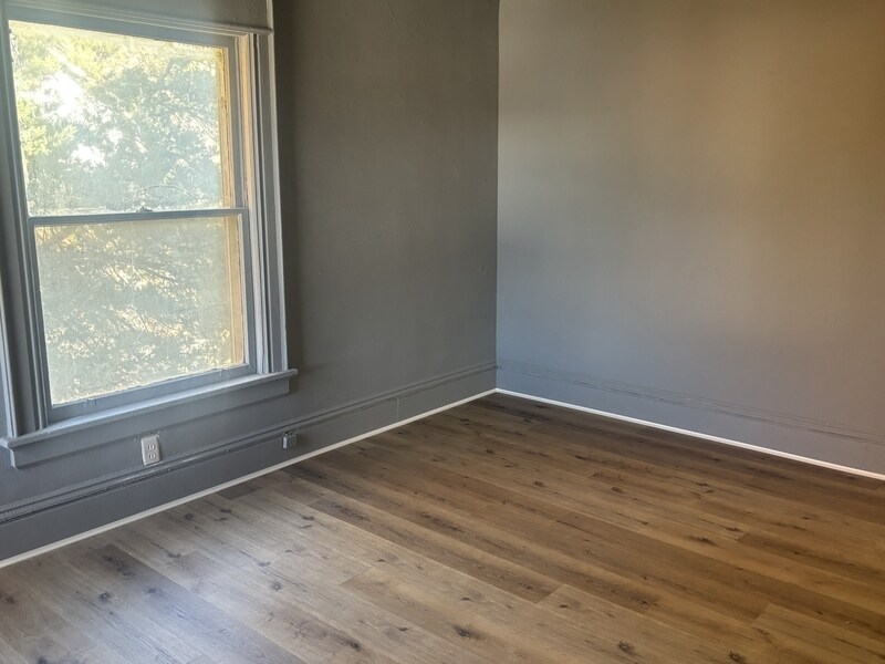 Photo - 1534 3rd Ave SE