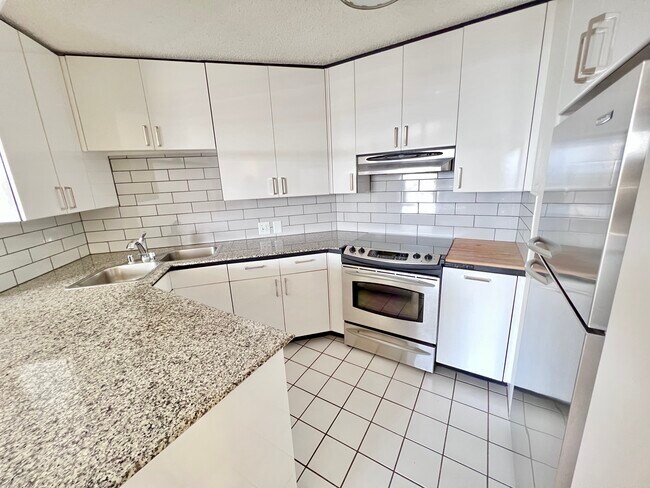 Photo - 1212 Nuuanu Ave Unidad 3810