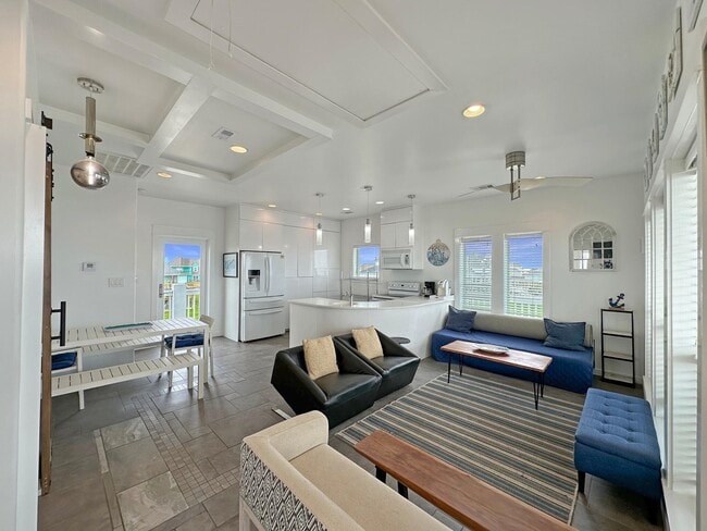 Photo - 2496 Gilmore