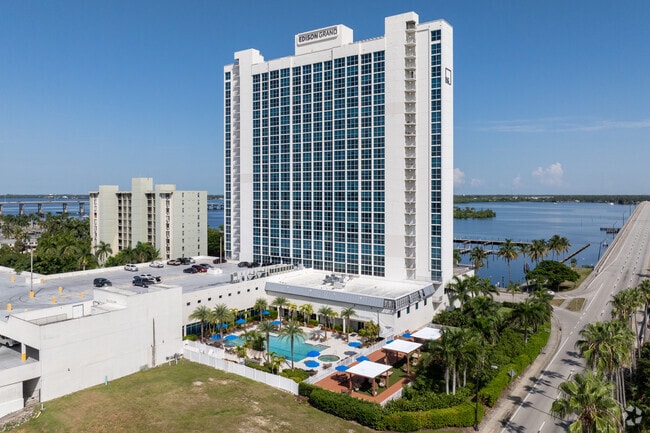 Building Photo - Edison Grand Rental