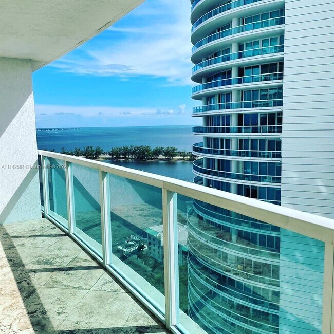 Breathtaking water views. - 2101 BRICKELL Ave Unit 2210