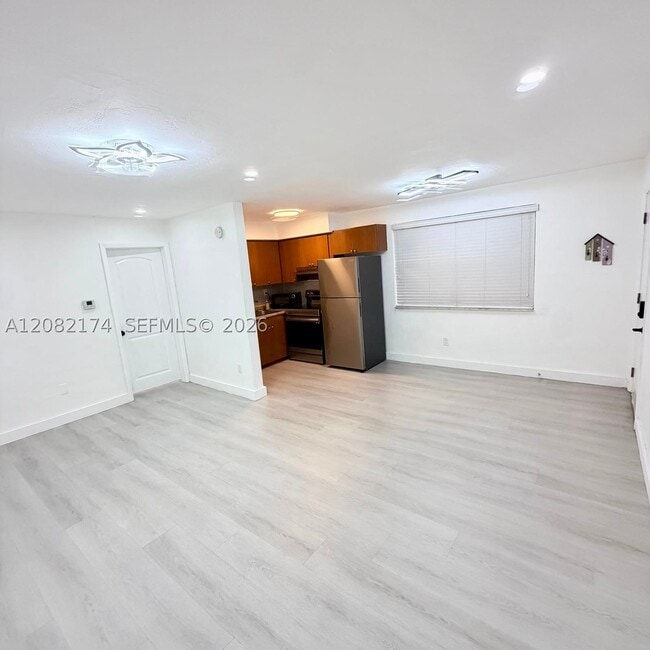 Photo - 2015 SW 27th Ave Unit 2