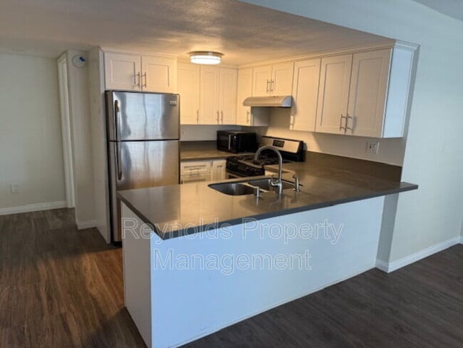 Photo - 4674 Bancroft St
