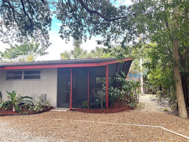 Photo - 4830 Higel Ave