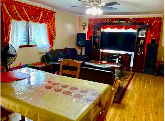 Photo - 2668 Kalihi St