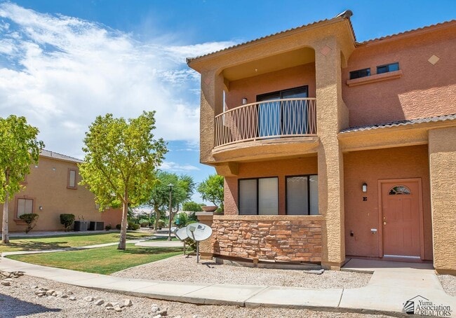 Building Photo - 3565 W 22nd St Unit E