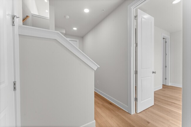 Photo - 206 Oliver Way